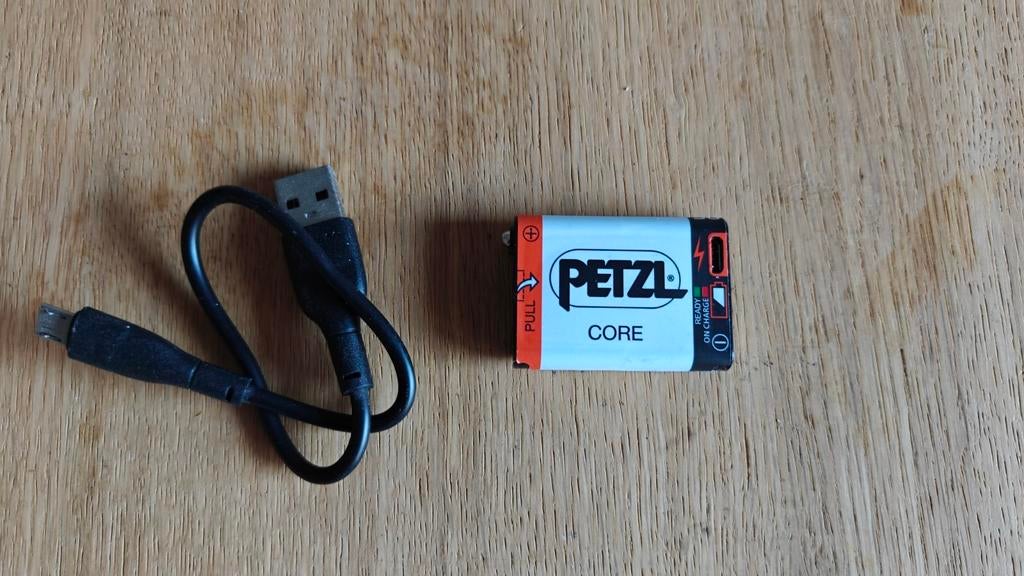 Petzl Core 1 / Micro USB/ met kabel, Ophalen of Verzenden, Nieuw