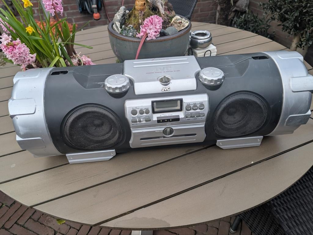 JVC Boomblaster RV-B99, Ophalen