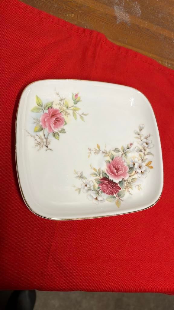 Antiek porseleinen schaaltje van Royal Kent met bloemenmotie, Antiek en Kunst, Ophalen of Verzenden