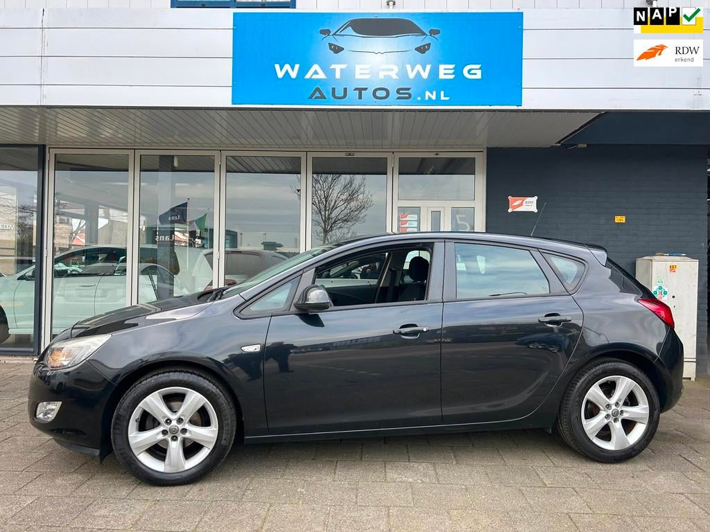 Opel Astra 1.4 Edition Airco/Cruise/LM velgen/ goed onderhou, Voorwielaandrijving, Euro 5, Gebruikt, 4 cilinders