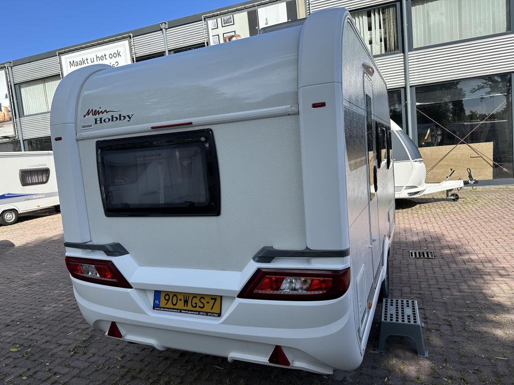 Hobby On Tour 390 SF, Nieuwstaat, voortent, (zondag open), Schokbreker, Hobby, Bedrijf, Treinzit