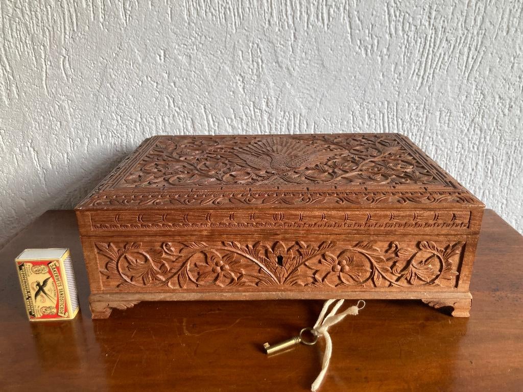 Antiek Aziatisch houtsnijwerk houten sieradenkistje naaidoos, Huis en Inrichting, Woonaccessoires | Kisten, Minder dan 50 cm, 50 tot 100 cm