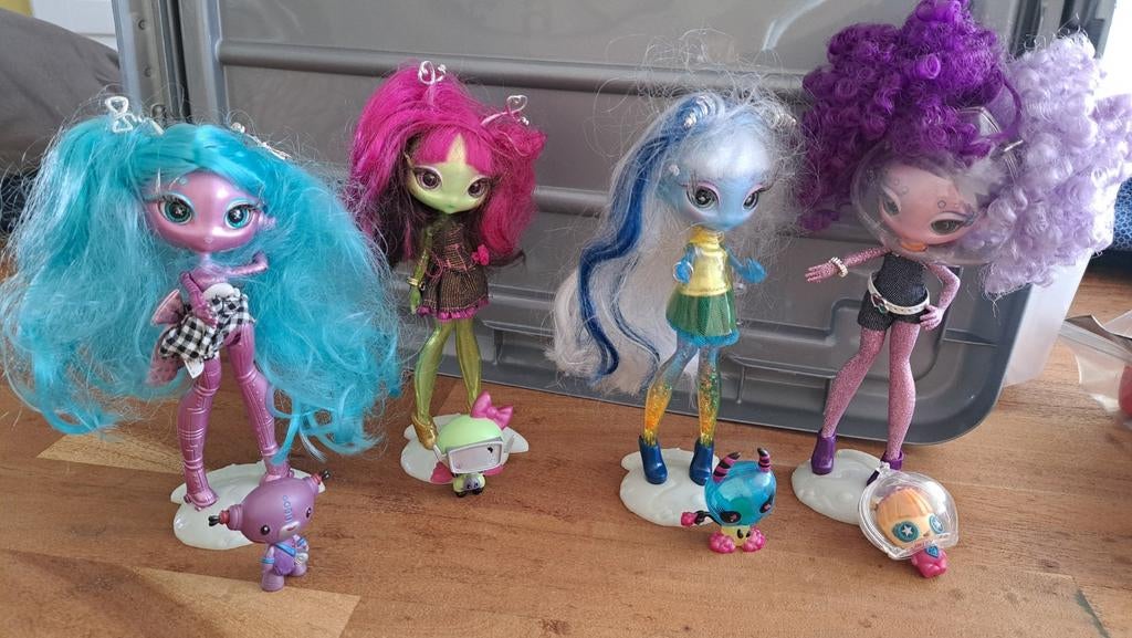 Novi Stars poppen met accessoires, Ophalen of Verzenden, Gebruikt