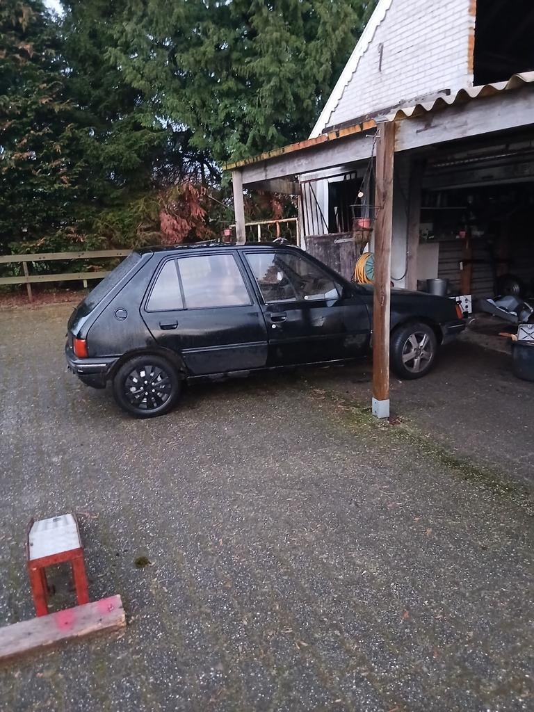 Zijwindschermen 4 deurs 205 gezocht, Auto-onderdelen, Ophalen of Verzenden, Nieuw, Peugeot