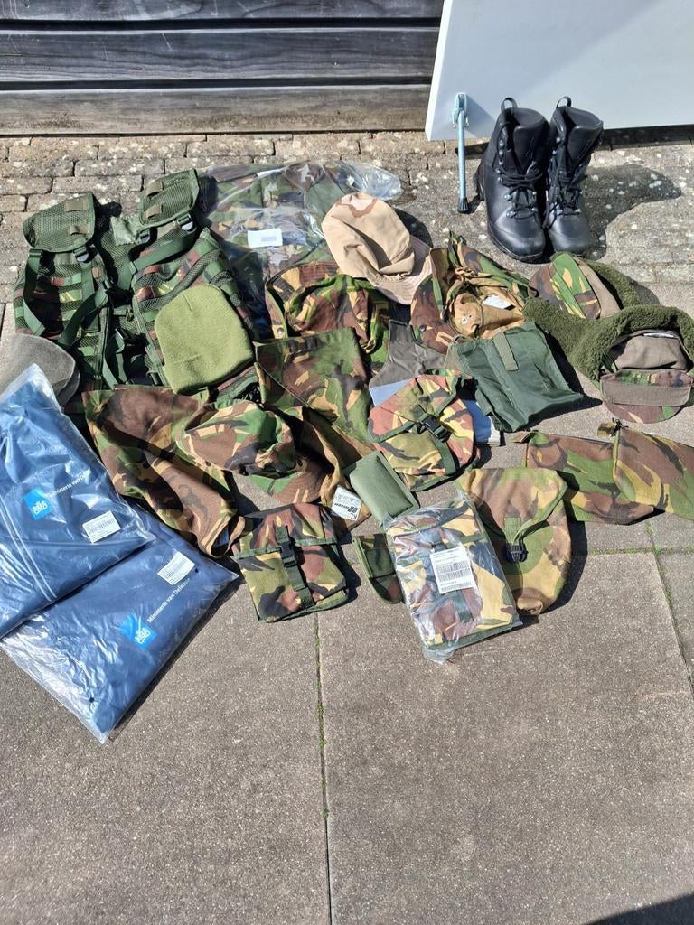 Kavel leger artikelen. Diverse woodland, Verzamelen, Ophalen of Verzenden, Landmacht, Nederland