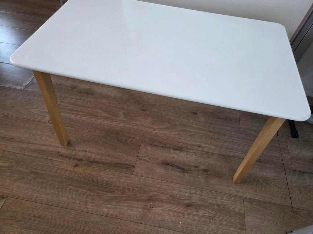 Bopita ivar kindertafel degelijk stevig wel gebruikte staat, Huis en Inrichting, Tafels | Eettafels, Ophalen, Gebruikt, Rechthoekig