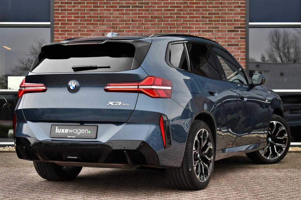 BMW X3 30e xDrive M-Sport Pano ACC 360 H/K HUD 20inch, Automaat, Gebruikt, 4 cilinders, Blauw