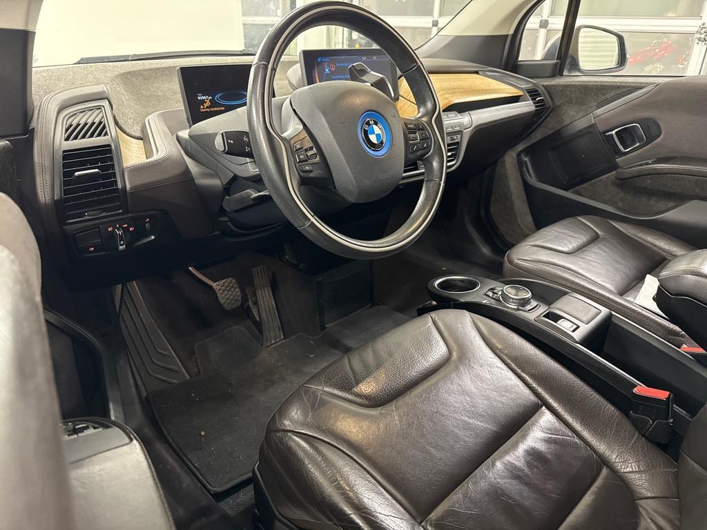 BMW I3 Basis Comfort 22kWh|Warmtepomp|NL AUTO NAP KMS, Automaat, Achterwielaandrijving, Gebruikt, 4 stoelen