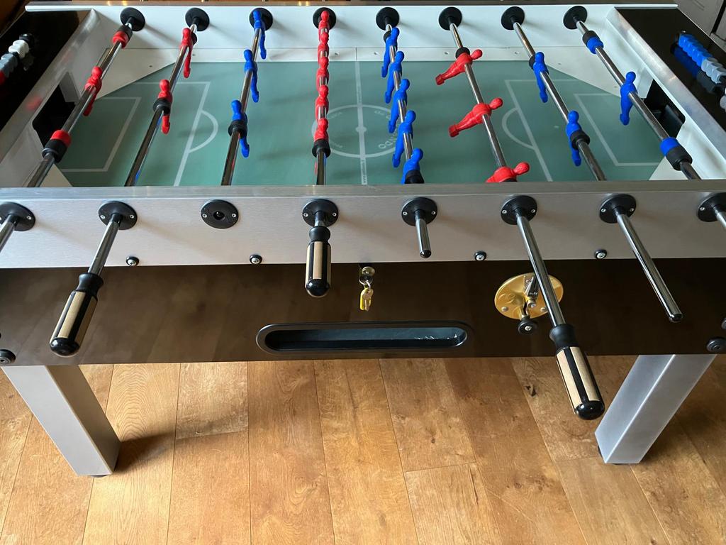 Nette World Champion voetbaltafel - tafelvoetbal, Ophalen