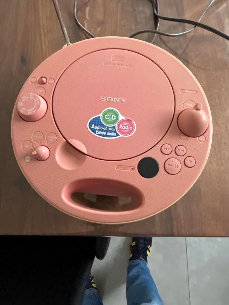 Roze Sony draagbare CD-speler met radio, Ophalen of Verzenden, Zo goed als nieuw, Sony, Draagbaar