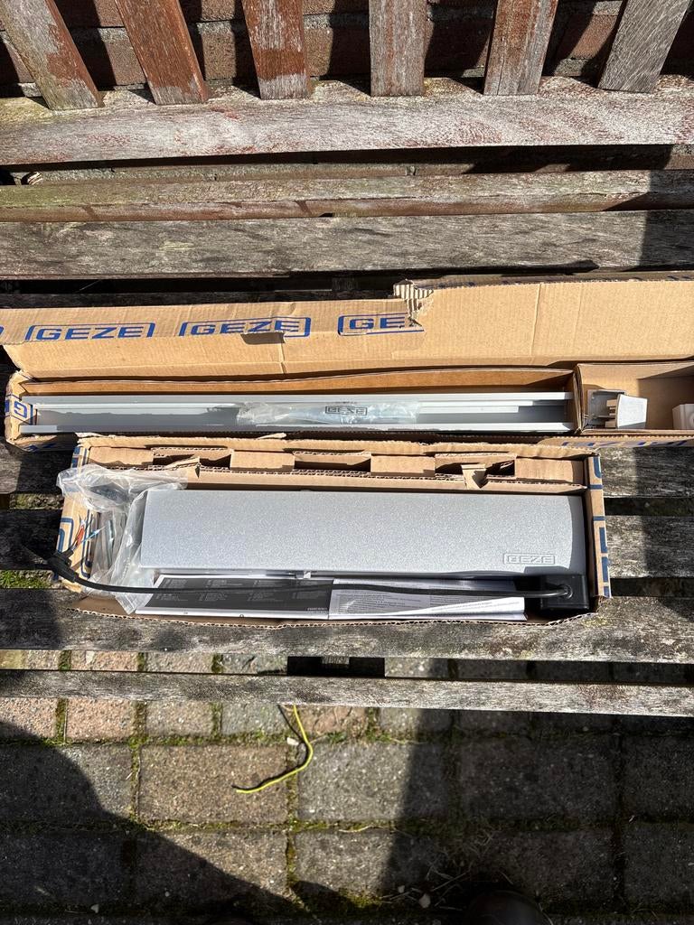 GEZE TS5000 elektrische deurdranger nieuw, Ophalen of Verzenden, Nieuw, Overige materialen, Overige typen