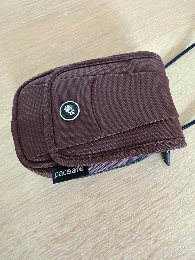 Pacsafe Metrosafe 50 digi pouch - Anti-diefstal tasje, Bruin, Minder dan 40 cm, Nieuw, Minder dan 35 cm