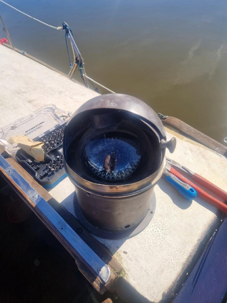 Oud koperen boot kompas, Ophalen, Gebruikt