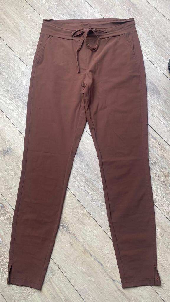 Studio Anneloes startup heavy travelstof trouser M, Kleding | Dames, Broeken en Pantalons, Zo goed als nieuw, Maat 38/40 (M), Bruin