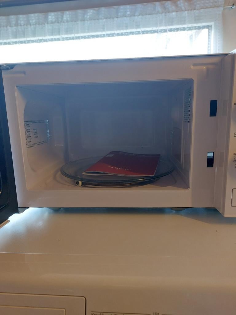 Tomado TMS2003W /01 Magnetron - Wit 5 januari aangeschaft, Witgoed en Apparatuur, Magnetrons, Ophalen, Draaiplateau, Magnetron