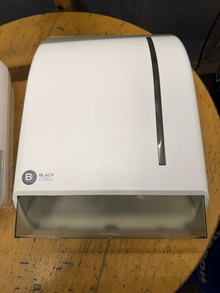 Te koop handdoekdispenser handdoekjes dispenser satino, Ophalen of Verzenden