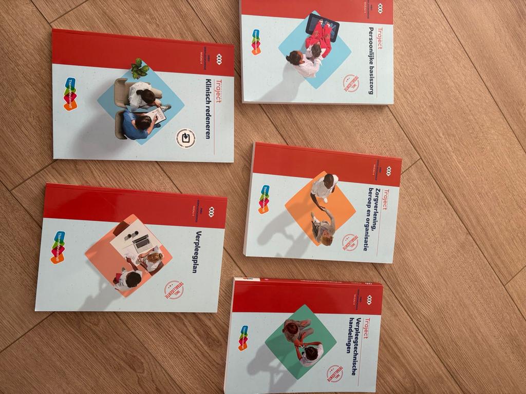 Boeken Verpleegkundige MBO 4 - Traject Thiememeulenhoff, Boeken, Studieboeken en Cursussen, Ophalen of Verzenden, Zo goed als nieuw