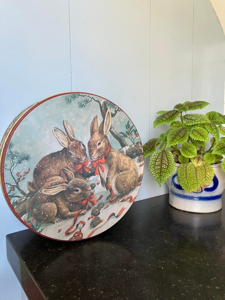 Vintage Blikken Trommel Wintertafereel Konijnen Kerst Ø24 H9, Ophalen of Verzenden, Gebruikt, Koek(jes), Overige merken