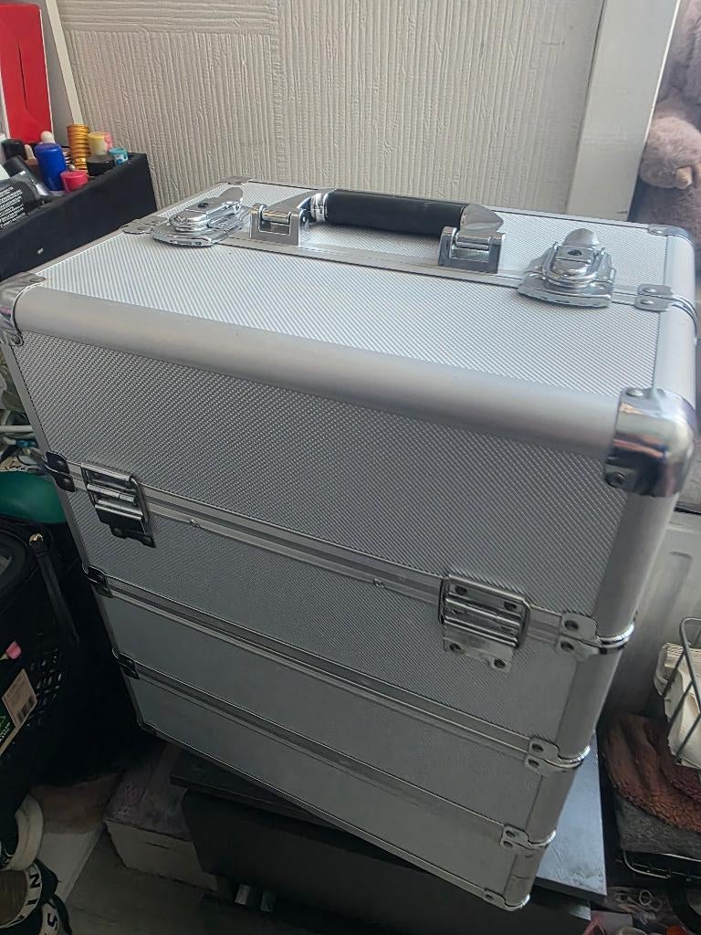 Make up koffer, Ophalen