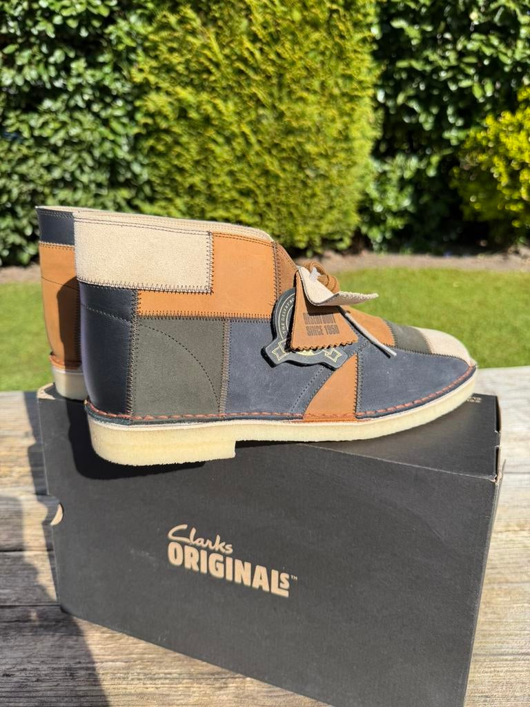 Nieuwe Clarks desert boots 75 jarig bestaan 43, Bruin, Verzenden, Boots, Nieuw
