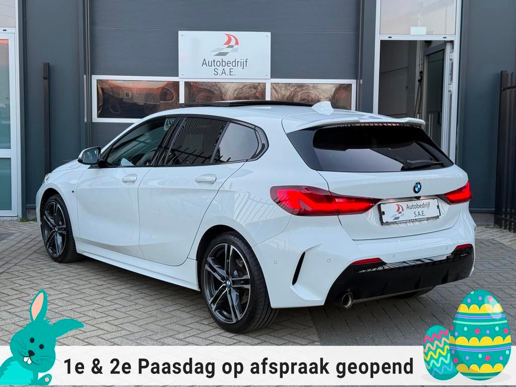 BMW 1-serie 118i M Sport PANO|M SEAT| CARPLAY |SFEER |LED !, 136 pk, Gebruikt, Wit, Origineel Nederlands