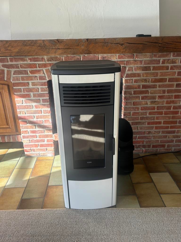 Palletkachel klover aura 120 ac.   2.5 jaar oud, Huis en Inrichting, Kachels, Ophalen of Verzenden, Zo goed als nieuw, Hout