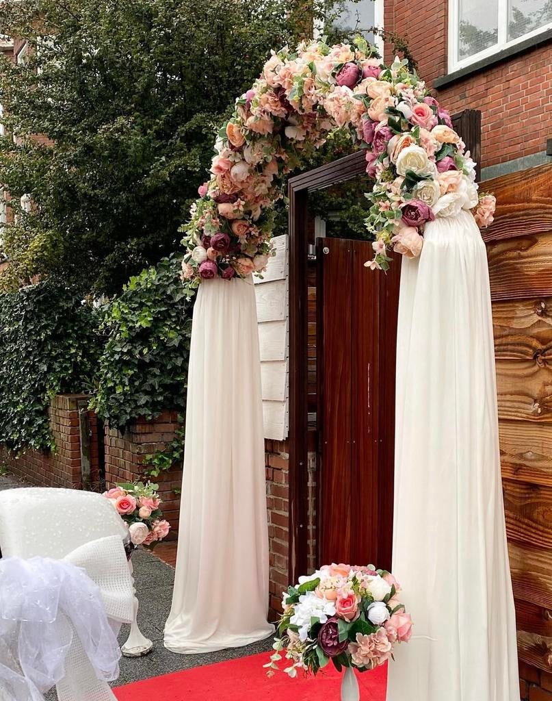 Romantische Bloemenboog + witte Loper, Ophalen, Gebruikt, Valentijn of Romantisch