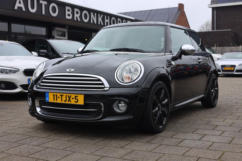 MINI Mini 1.6 COOPER 10 YEARS II NAVI | LEDER | NL AUTO, Auto's, Mini, Voorwielaandrijving, Euro 5, 4 cilinders, 4 stoelen