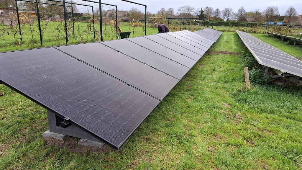 Koopjeshoek zonnepanelen en onze betonsteunen eigen ontwerp, Ophalen, Vof J Kroeze, Info@jekazonnepanelen.nl, Voskuilerdijk 56 A