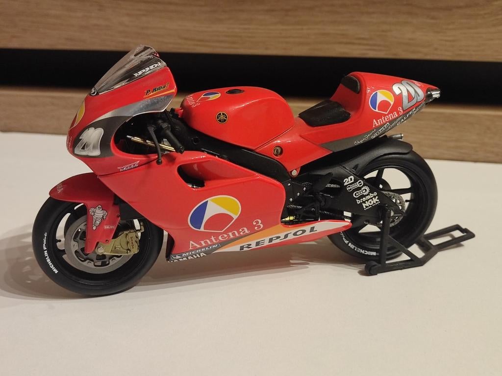Minichamps: Yamaha YZR-500 - Pere Riba - MotoGP 2002, Ophalen of Verzenden, Gebruikt, 1:9 t/m 1:12, Motor