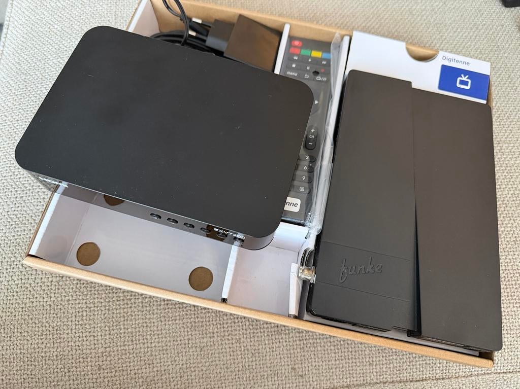 Gecertificeerde HD Digitenne ontvanger voor aanstaande WK., Ophalen of Verzenden, Nieuw