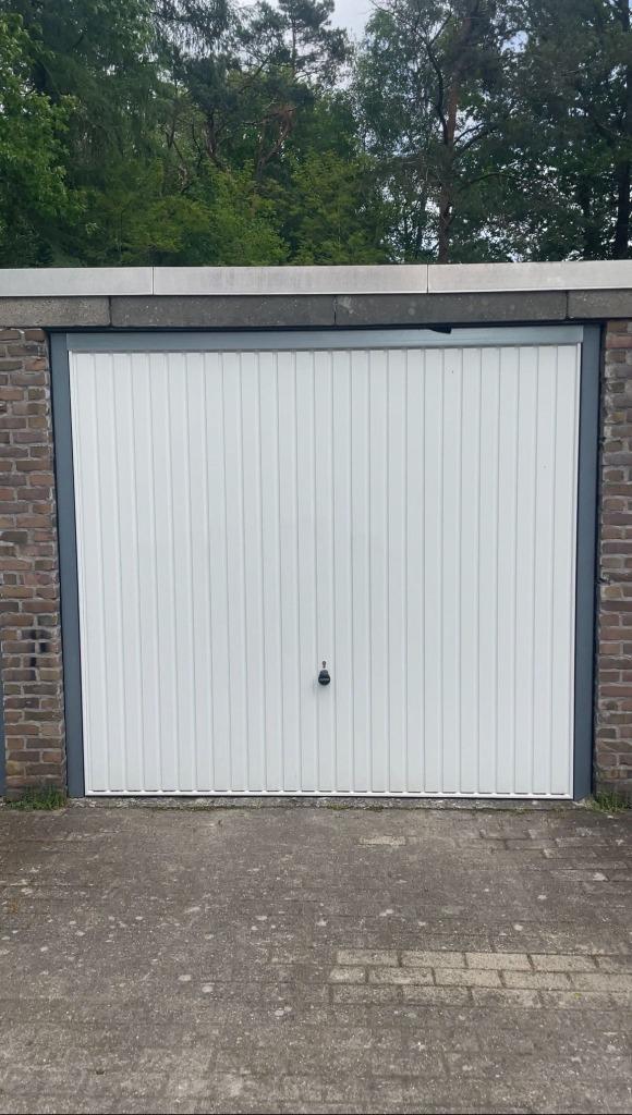 Te koop: nette garagebox in Emmen – direct beschikbaar!