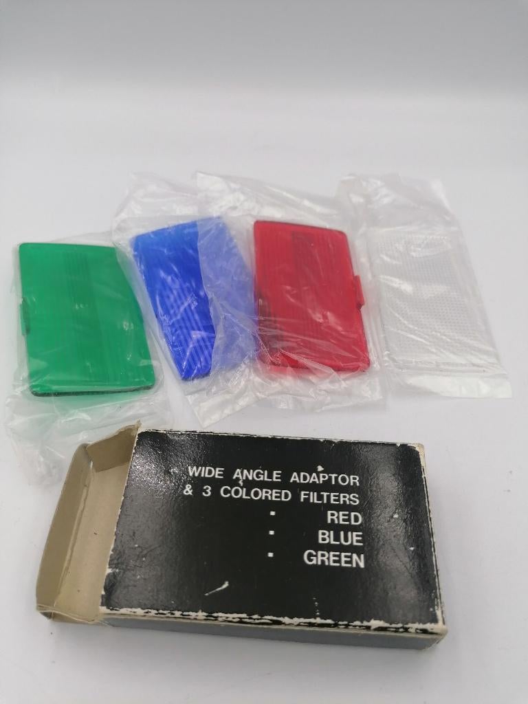 Wide Angle Adaptor and 3 Colored filters for flash, Ophalen of Verzenden, Gebruikt, Overige merken