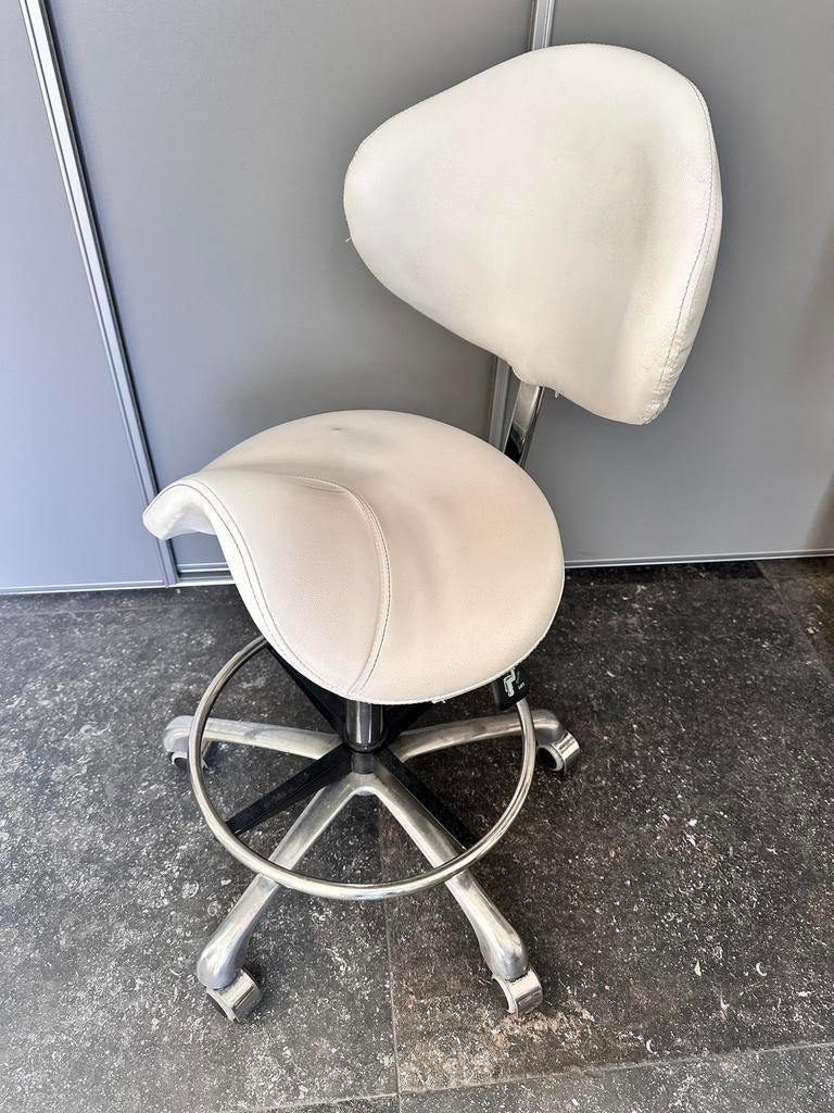 Tabouret stoel voor kratje bier, Ophalen, Zo goed als nieuw, Wit, Eén