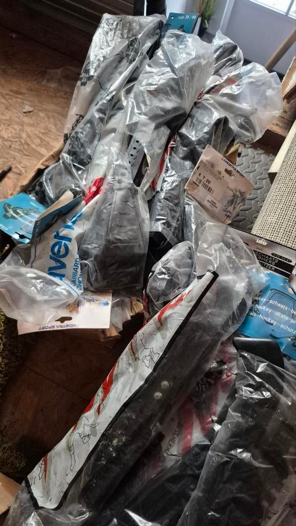 RUIM 170 PAAR SCHAATSBESCHERMERS. NIEUW, Ophalen of Verzenden, Zo goed als nieuw, Noren