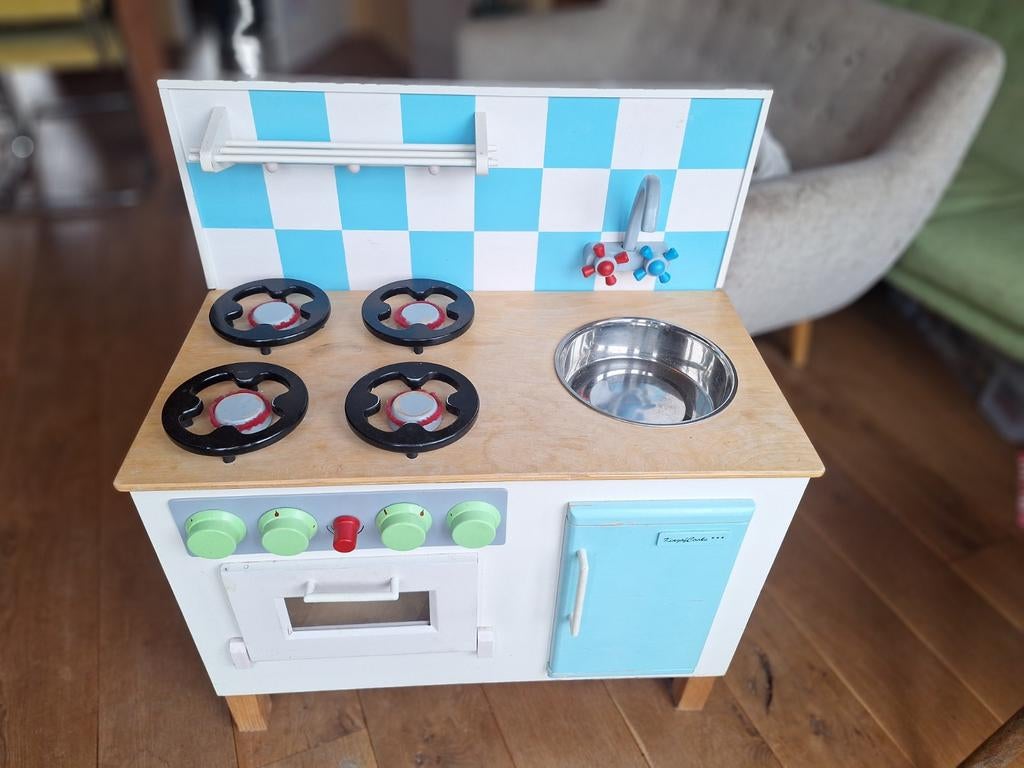 Houten keukentje speelkeuken inclusief veel keukengerei, Kinderen en Baby's, Speelgoed | Speelkeukens, Gebruikt, Ophalen