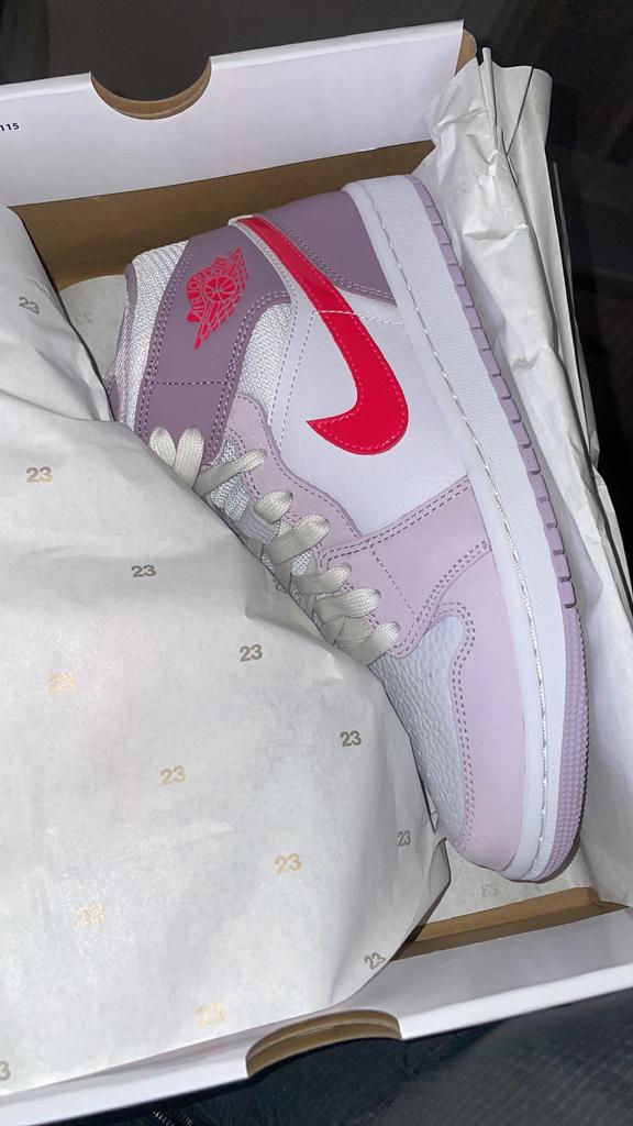 Nike Air Jordan 1 Valentines Day | 37.5 , 40.5, Nike, Nieuw, Ophalen of Verzenden, Sneakers of Gympen