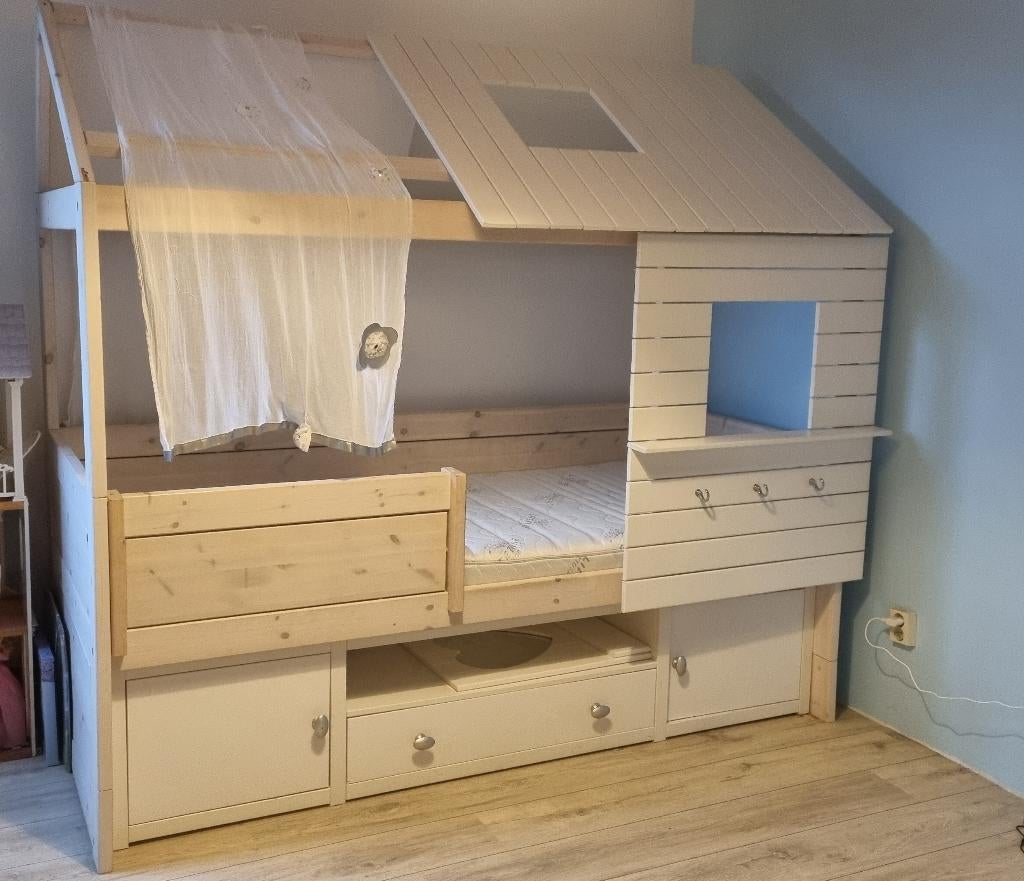 Lifetime huisjes bed, Kinderen en Baby's, Kinderkamer | Bedden, Ophalen, 85 tot 100 cm, Gebruikt, Hoogslaper of Stapelbed