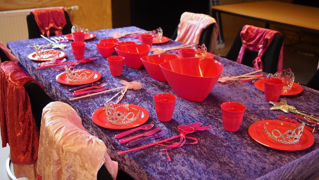 Themakist prinses / prinsessen huren Zwolle kinderfeestje, Hobby en Vrije tijd, Feestartikelen, Verjaardag, Zo goed als nieuw