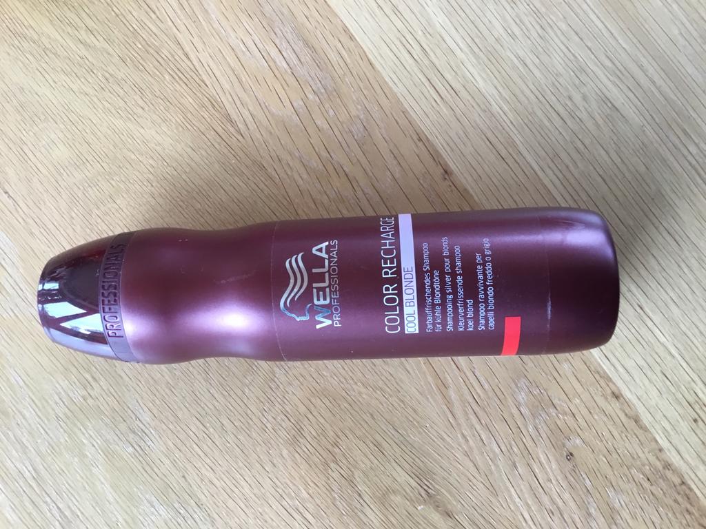WELLA professionals zilvershampoo cool blonde, Ophalen of Verzenden, Zo goed als nieuw, Shampoo of Conditioner