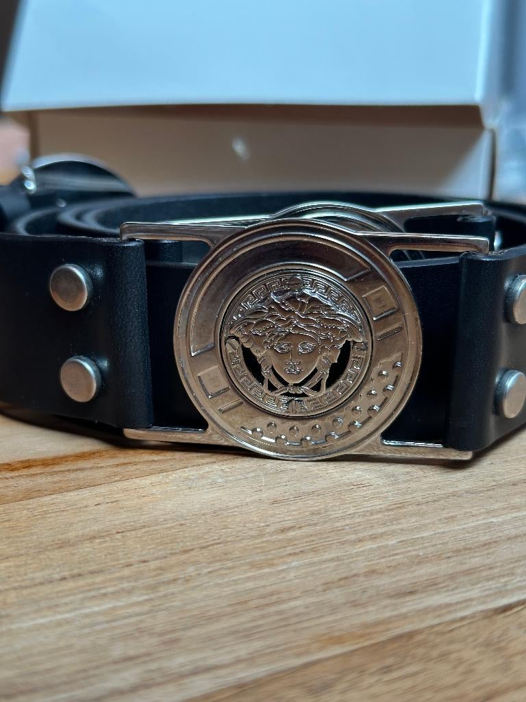 Versace Medusa Belt – 2006 – NOS – Ongedragen – Met doos, Kleding | Heren, Riemen en Ceinturen, 95 tot 105 cm, Ophalen of Verzenden