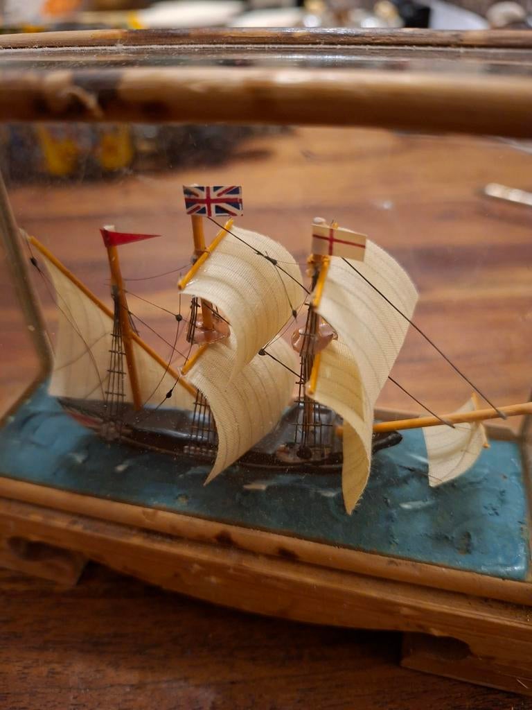 Scheepsmodel in Vitrine - Drie Master, Hobby en Vrije tijd, Modelbouw | Boten en Schepen, Ophalen of Verzenden