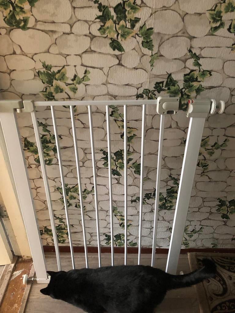 Wit klemhekje voor trap of deur, Kinderen en Baby's, Traphekjes, Ophalen of Verzenden, Zo goed als nieuw, Klemhekje, Metaal of IJzer