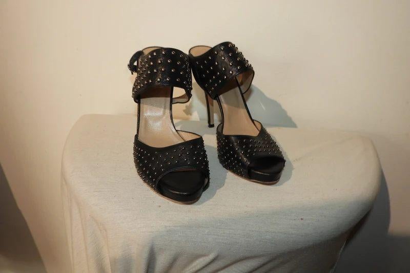 Valentino leren sandalen zwart bewerkt met studs 38.5, Kleding | Dames, Schoenen, Verzenden, Zwart, Sandalen of Muiltjes, Gedragen