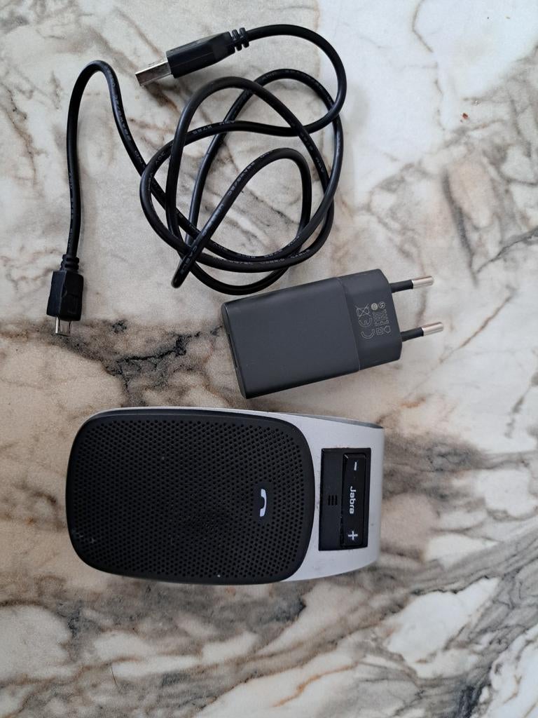 Jabra Drive Carkit - Zo goed als nieuw!, Telecommunicatie, Carkits, Opbouw, Complete carkit, Ophalen of Verzenden, Zo goed als nieuw