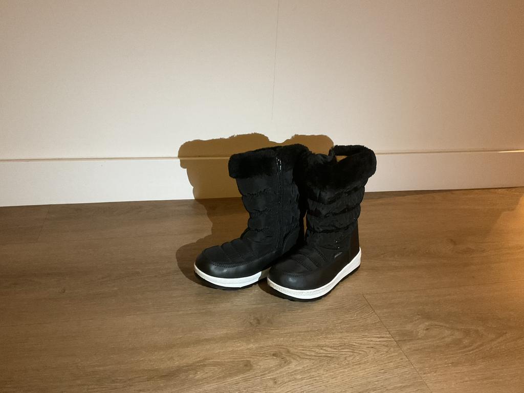 Snowboots meisje maat 33, Kinderen en Baby's, Kinderkleding | Schoenen en Sokken, Ophalen, Meisje, Overige typen, Zo goed als nieuw