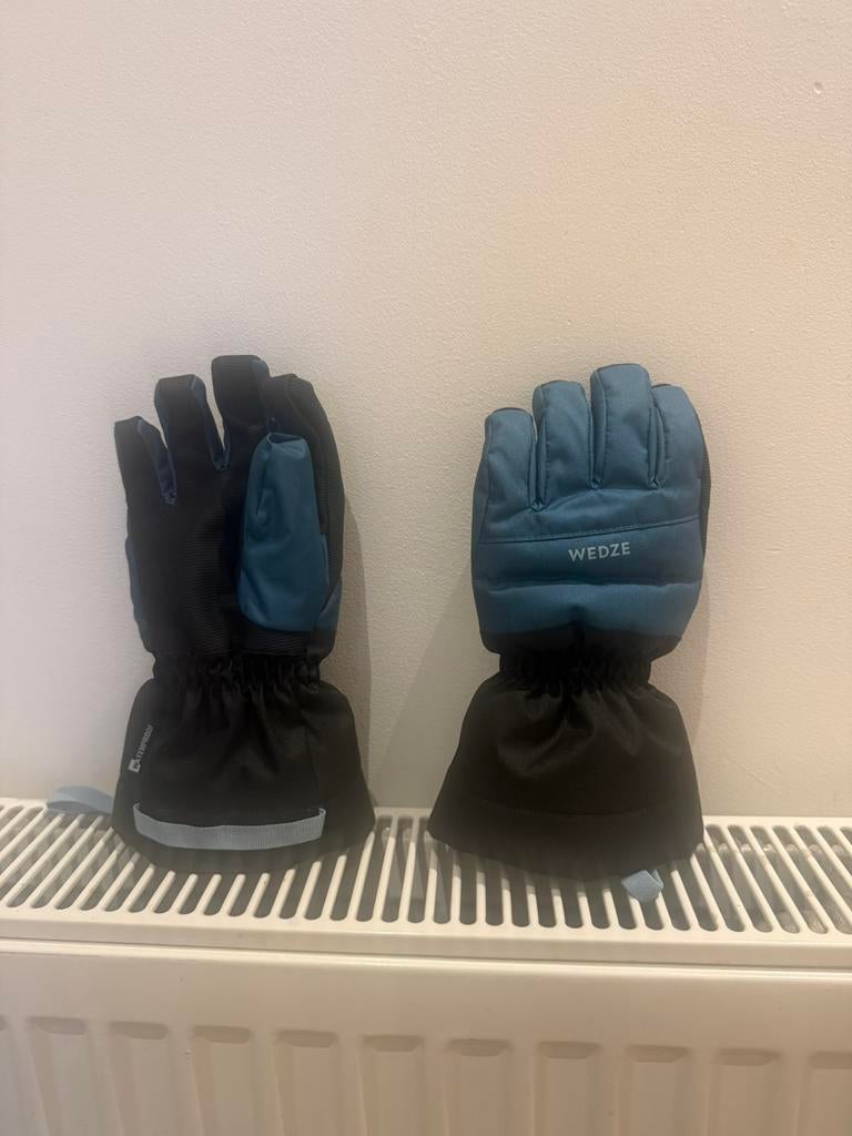 2 Winter handschoenen wedze snow waterproof, Ophalen of Verzenden, Zo goed als nieuw