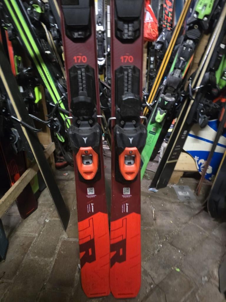 170cm ATOMIC REDSTER TR 2024, 160 tot 180 cm, Ophalen of Verzenden, Zo goed als nieuw, Carve