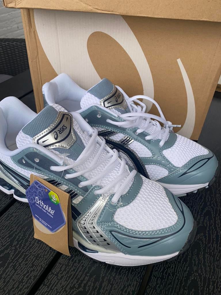 Asics fjörd grey NIEUW in doos met labels, Wit, Nieuw, Ophalen of Verzenden, Sneakers of Gympen