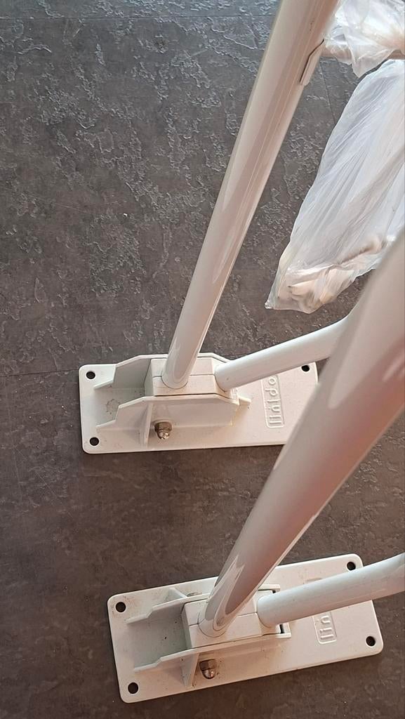 Medische hulpmiddelen  beugels invaliden toilet, Ophalen